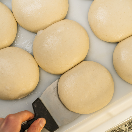 Comment on prépare notre pâte à pizza maison, chaque jour